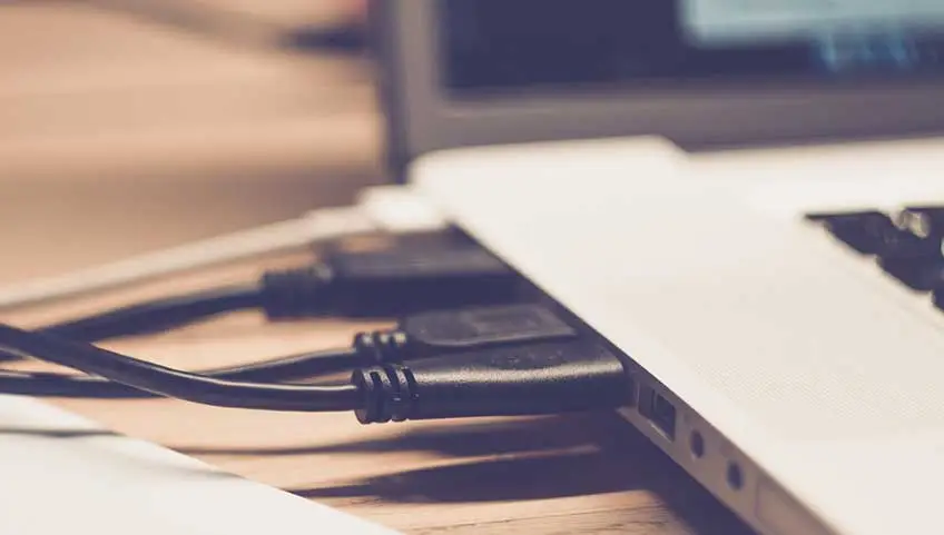 Réparer un port USB qui ne fonctionne plus - SOS Informatique